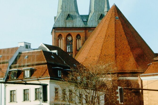 Private Berlin Bike Tour - East and West Berlin With Local Guide - Tips for a Memorable Bike Tour Experience