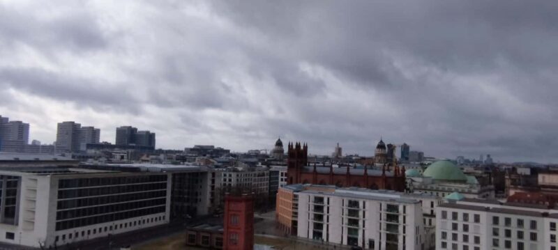 Private Berlin by Evening/Night Minivan, Driver aand Guide - Good To Know