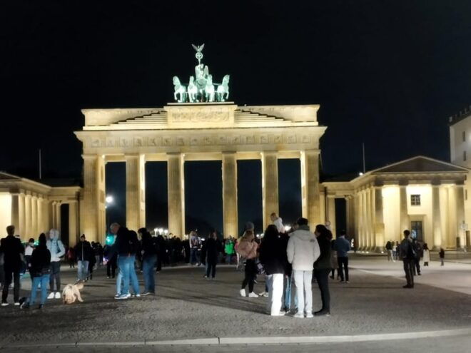 Private Berlin by Night Minivan With Highlights - Historical Landmarks