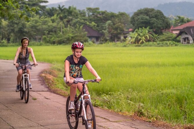 Private Bicycle Tour to Chiang Mai and Thai Cooking Class - Authentic Thai Cooking Class