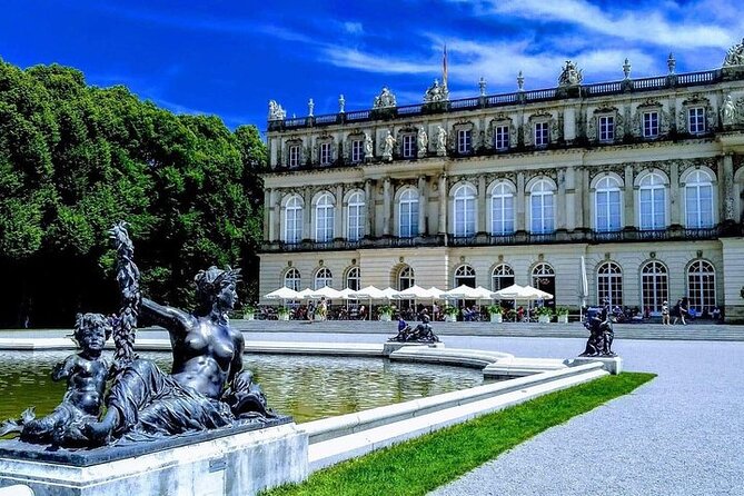 PRiVATE Big Group 8-27 People: Professional GUiDED TOUR in V.I.P-Coach From Munich - Directions