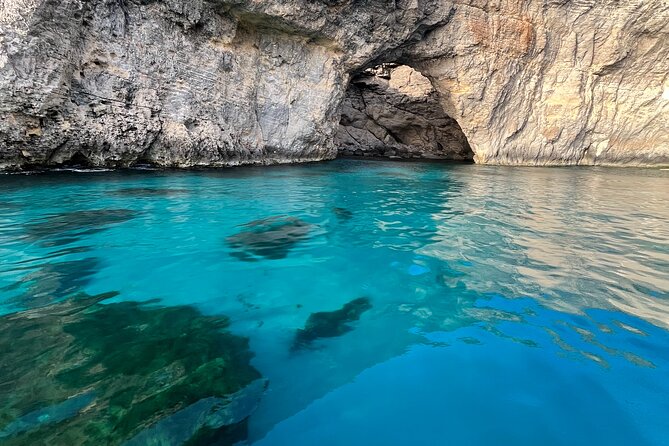 Private Boat Charter Blue Lagoon Crystal Lagoon and Comino - Pricing and Offers
