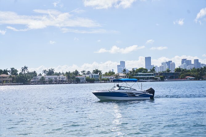 Private Boat Rental in Miami With Experienced Captain - Smooth and Enjoyable Experience