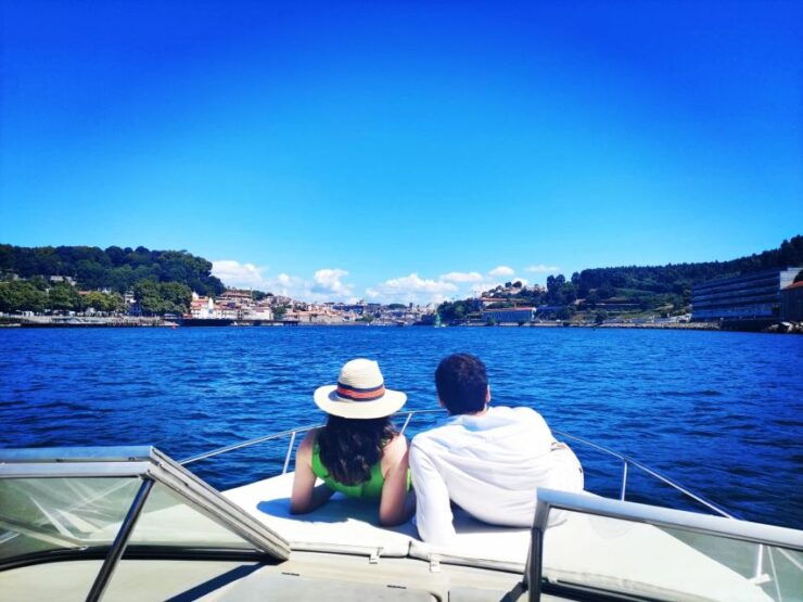 Private Boat Tour 1h30m Between Foz and Ribeira - Tour Experience