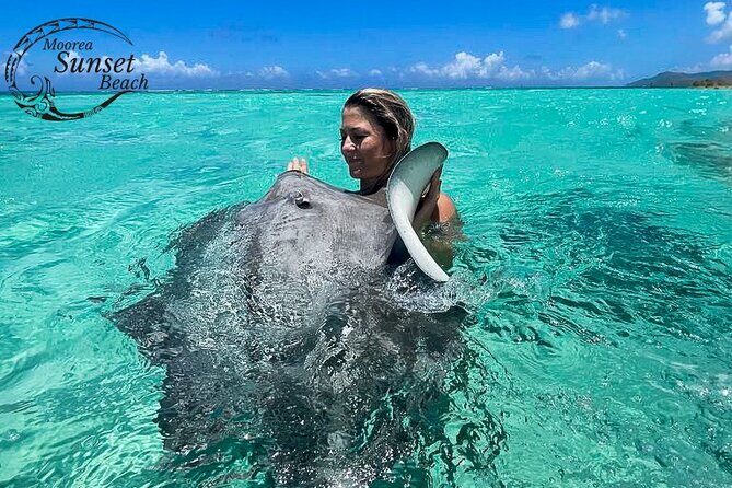 Private Boat Tour Around the Island of Moorea (With Lunch) - A Closer Look at the Private Moorea Boat Tour with Lunch