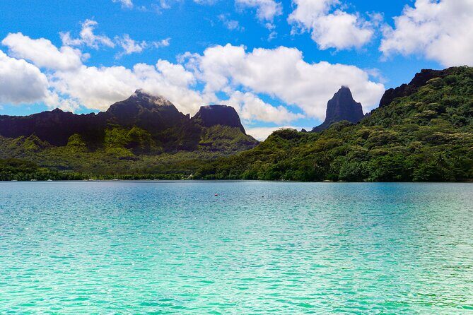 Private Boat Tour Around the Island of Moorea (With Lunch) - Transportation, Group Size, and Duration