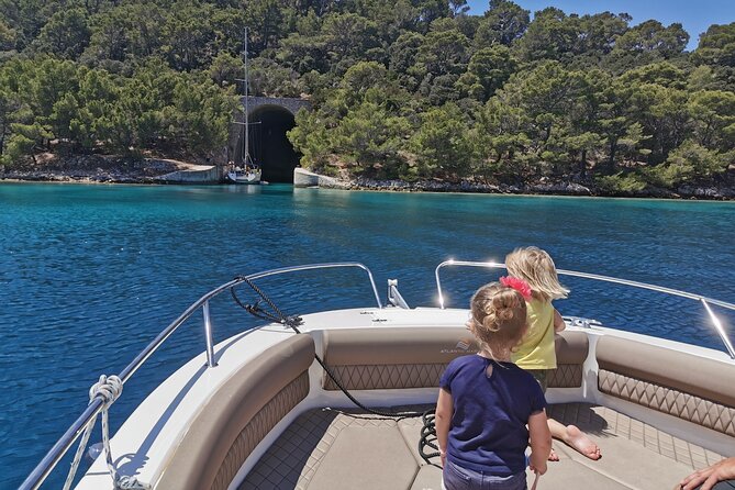 Private Boat Tour - Dubrovnik Old Town and Elaphite Islands - Onboard Experience