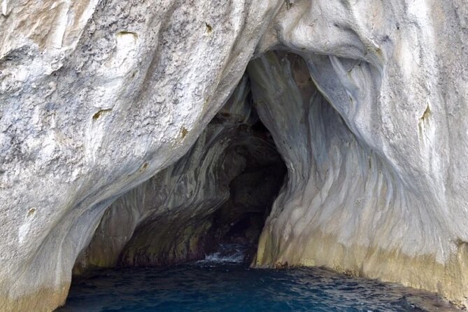 Private Boat Tour: Experience the Sea of Capri at Its Best 4 Hours - Meeting Point Details