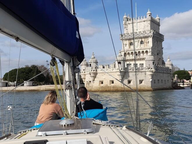 Private Boat Tour in Lisbon: With Welcome Drink and Music. - Iconic Landmarks Sailing