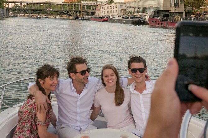 Private Boat Tour in Paris With Your Own Captain/Guide - Common Questions