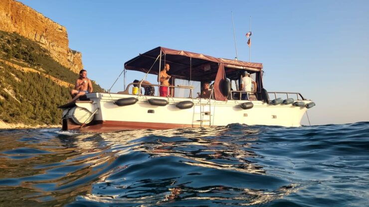 Private Boat Tour in the Calanques W/ Tasting & Swimming - Boat Details