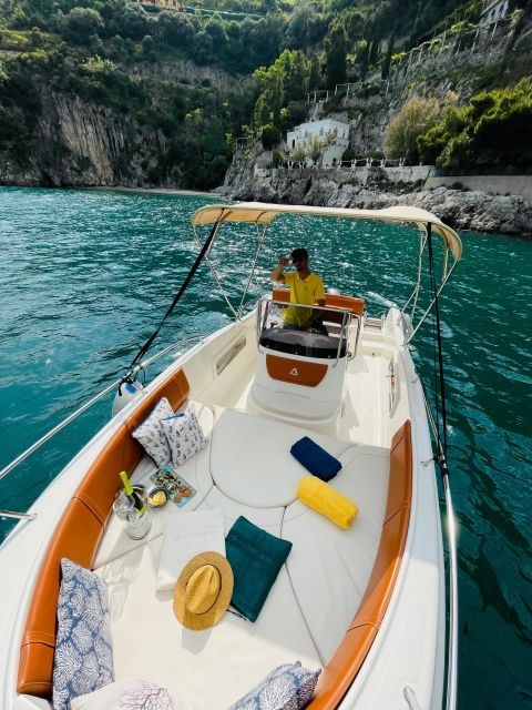 Private Boat Tour to Capri With Aperitif - Itinerary