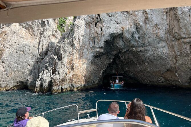 Private Boat Tour to Capri's Hidden Gems with Local Skipper - The Thrilling Tiberius Leap and Gennarino Statue