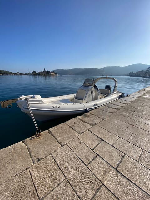 Private Boat Transfer From Split Airport to Island Vis - Meeting Point