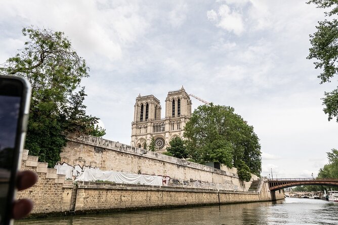 Private Boat Trip in Paris - Expectations and Weather Conditions