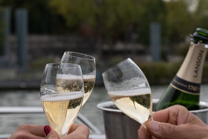 Private Boat Trip in Paris - Common Questions