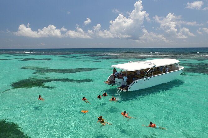 Private Boat Unlimited Party to Isla Mujeres + Transfer - A Complete Look at the Private Boat Unlimited Party to Isla Mujeres + Transfer
