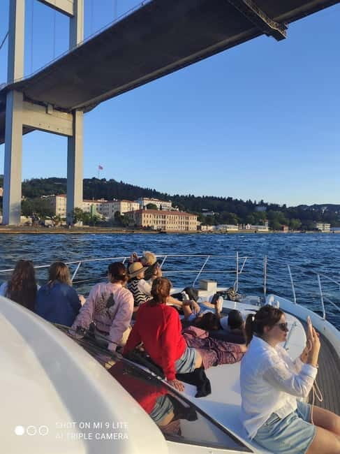 Private Bosphorus Yacht with Local Guide and Snacks - Why This Yacht Tour Stands Out in Istanbul