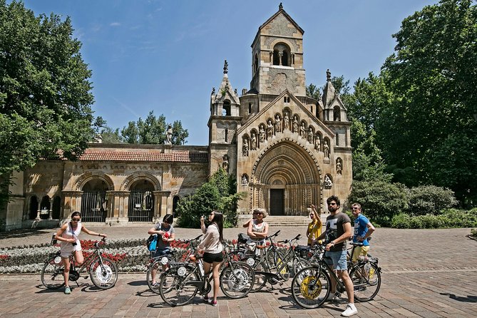 Private Budapest Bike Tour With Cafe Stop - Tour Features