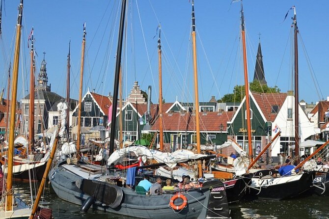 Private Bus or Car Tour Volendam (Fishing Village) 4hrs 1-15 Pers - Enjoying a Seafood Lunch