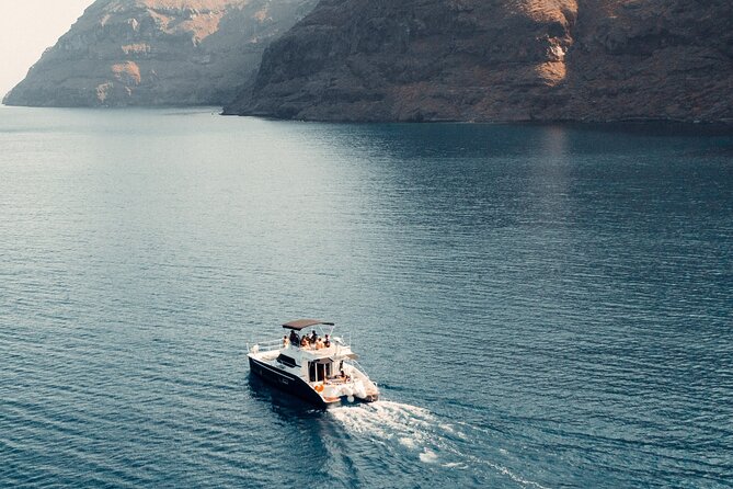 Private Caldera Cruise With Power Catamaran ENJOY Incl. Meal & Drinks - Common Questions