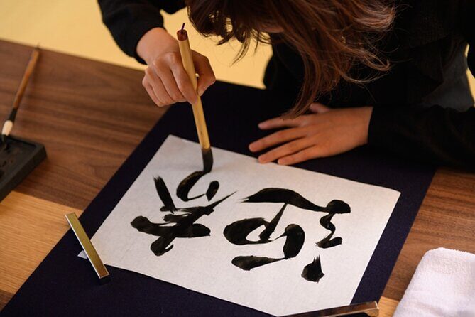 Private calligraphy lessons in a Japanese-style room in Shibuya - Good To Know
