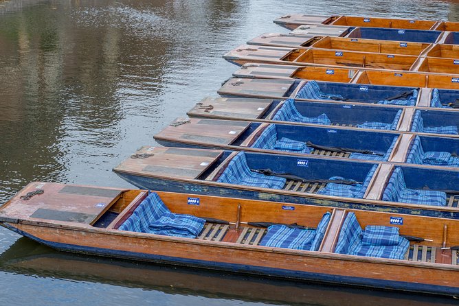 Private Cambridge Uni Alumni-Led Walking Tour & Punting Tour - End Point and Finishing Location