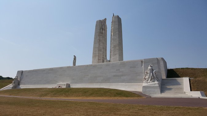 Private Canadian WW1 Vimy & Somme Battlefield Tour From Arras or Lille - Explore the Vimy Tunnels