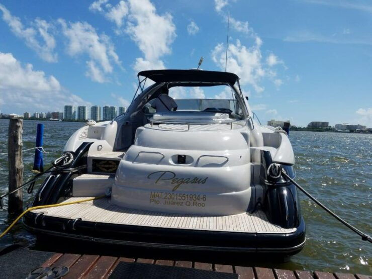 Private Cancun Yacht Sunseeker 60ft - Yacht Overview