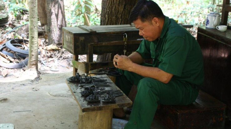 Private Cao Dai Temple & Cu Chi Tunnels Full Day - Experience