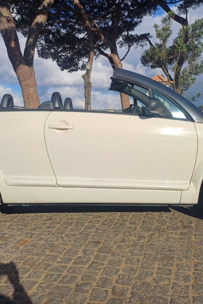 Private Capriolet City Tour Through Lisbon for 4 Hours - Neighborhood Exploration