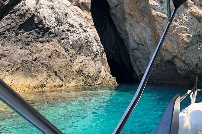 Private Captain Tailored Tour - From Split and Trogir - Meeting and Pickup Details