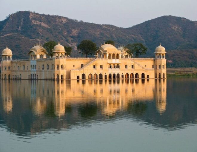 Private Car and Driver Hire in Jaipur For City Tour - Selecting Participants and Dates
