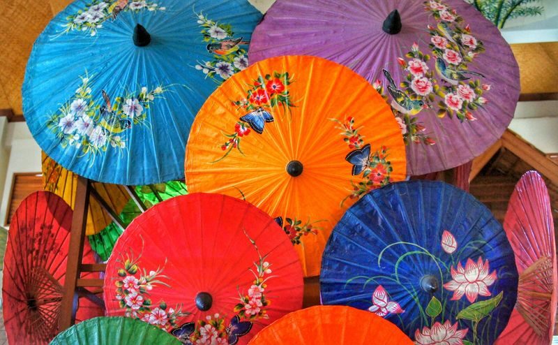 Private Car Charter Chiang Mai Doi Suthep Temple, Wat Chedi Luang, and Craft Village Day Tour - A mountaintop start at Doi Suthep