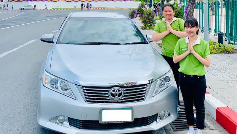Private Car Charter Chiang Mai Doi Suthep Temple, Wat Chedi Luang, and Craft Village Day Tour - A buffet lunch between temple visits