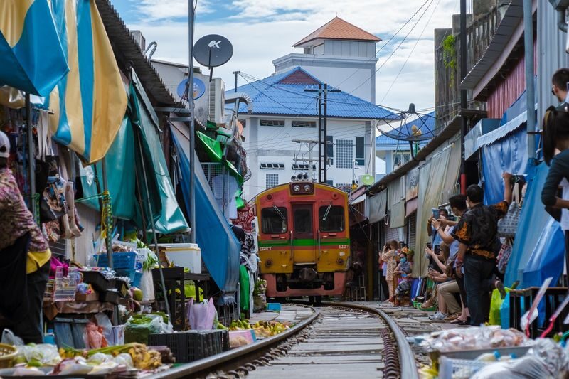Private Car Charter Damnoen Saduak Floating Market, Maeklong Railway - What the private vehicle and guide add