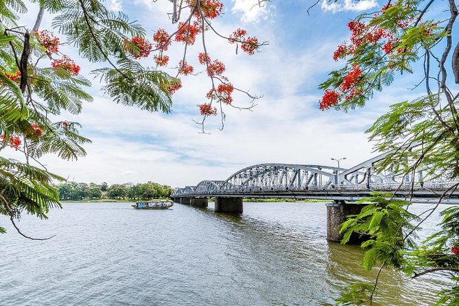 Private Car From Hue to Hoi an (Basic English Speaking Driver) - Pricing and Guarantee