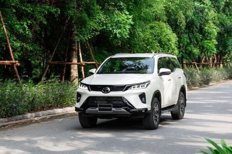 Private Car - Hanoi or Noi Bai Airport To/ From Halong City - Booking and Flexibility