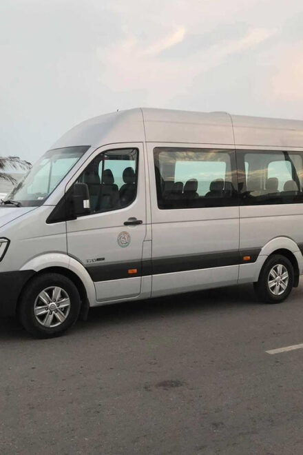 Private Car Pick up or Drop off DN Airport/Train Station - What to Expect From the Driver