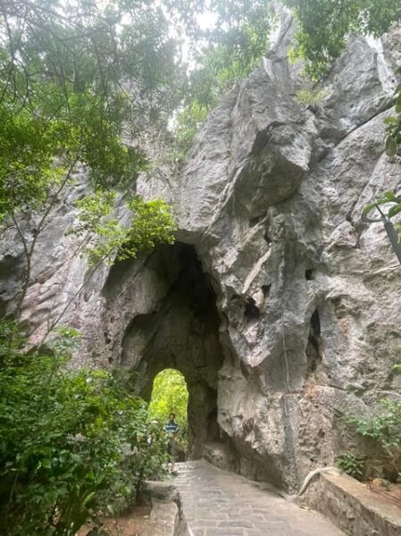 Private Car Tour: Hoi An/Da Nang to Hue Via Hai Van Pass - Refreshing Swim at Nhí Hồ Waterfall