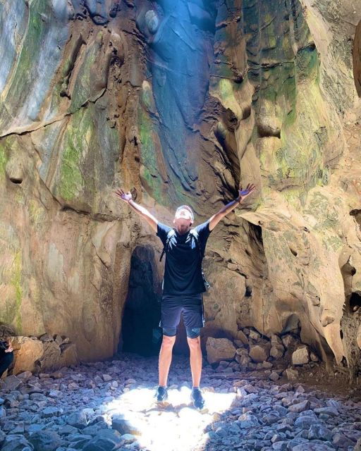 Private Car Transfer to Marble Mountain & Linh Ung Pagoda - Vehicle Options and Capacities