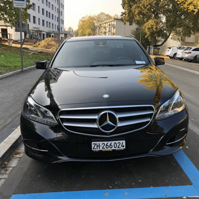 Private Car Transfer Zurich Airport to Zurich City - Personalized Greeting