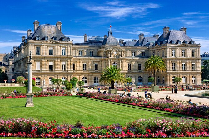 Private Car Transfers to or From Charles De Gaulle Airport  - Paris - Background