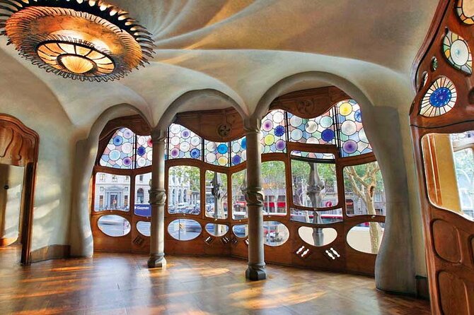Private Casa Batlló & Skip-the-line Official Licensed Guide - Friendly Licensed Guides