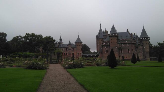 Private Castle Tour to Muiderslot and De Haar - Flexible Cancellation Policy and Payment Options