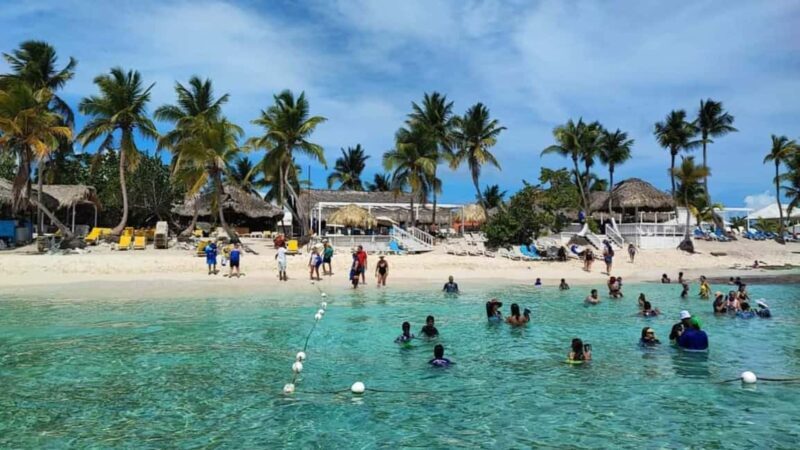 Private: Catalina Island Diving Tour with Lunch - Discover Catalina Island with a Private Diving Tour from Punta Cana