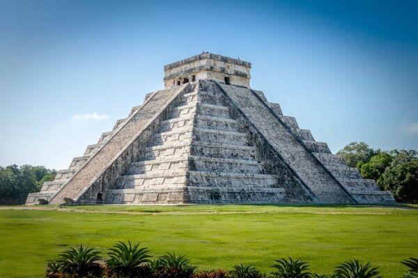 Private Cenote Maya & Chichen Itza + Lunch - Meal and Refreshments
