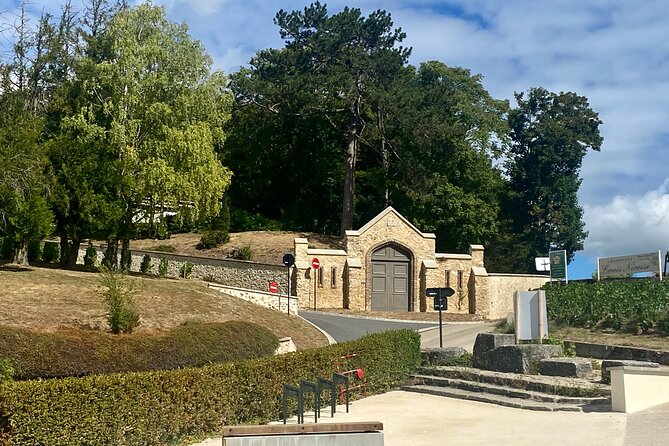 Private Champagne Moët & Chandon, Veuve Clicquot Trip With Lunch - Overall Ratings and Reviews