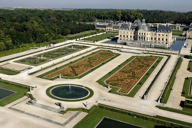 Private Chateau De Vaux-Le-Vicomte Half-Day Tour From Paris - Common Questions