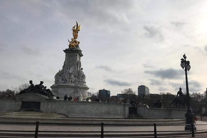 Private Chauffeur at Your Disposal in London - Pricing and Guarantee